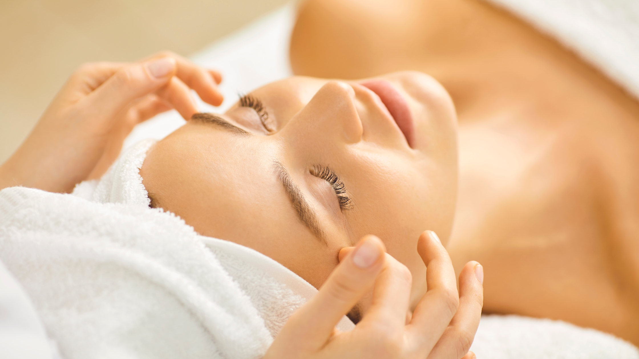 You are currently viewing The Power of Touch: Why Hands-On Facials Transform Your Skin Naturally